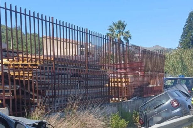 Incidente stradale oggi pomeriggio intorno alle 13:30 sulla Strada Statale 121, nei pressi dello svincolo per Misilmeri. Una Dacia Duster, guidata da un uomo, si è scontrata con un'Alfa Mito, terminando la sua corsa in un terrapieno adiacente alla carreggiata.