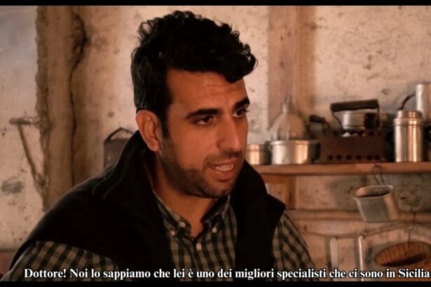 Il regista siciliano Angelo Faraci: 12 anni di cinema e un nuovo mistero da svelare Angelo Faraci, attore, regista, produttore, autore e sceneggiatore siciliano, celebra 12 anni di carriera nell'industria cinematografica. La sua avventura iniziò il 1° aprile 2013 a Palermo, per poi proseguire a Roma e infine tornare nella sua amata Sicilia. Il suo talento innato, non derivante da una famiglia d'arte, lo ha portato a raggiungere traguardi significativi nel cinema, nella televisione e in Rai, dove ha ricoperto ruoli di attore, regista e produttore.