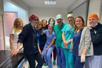 PALERMO – Si era presentata al Pronto soccorso dell’Ingrassia lamentando forti dolori addominali. Gli esami hanno subito evidenziato la presenza di una voluminosa massa. La donna di 56 anni è stata tempestivamente ricoverata nella UOC di Ostetricia e ginecologia con diagnosi di cisti ovarica.