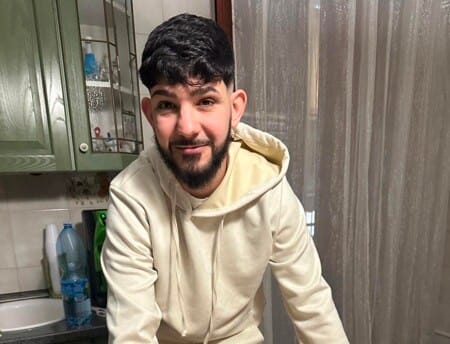 Un'ombra di dolore si è abbattuta su Bagheria dopo che Andrea Santalucia, 25 anni, è tragicamente scomparso la notte di Pasqua in un incidente stradale lungo via Filippo Buttitta. Andrea, un ragazzo conosciuto e amato da tutti per la sua gentilezza e disponibilità, era in sella alla sua Honda SH quando si è verificato l'impatto fatale.