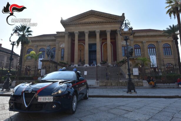 I Carabinieri del Comando Provinciale di Palermo, durante mirati servizi di controllo del territorio, condotti nei diversi quartieri della città e in provincia, con l’obiettivo di contrastare in modo sistematico e continuo la detenzione e lo spaccio di sostanze stupefacenti, hanno arrestato 11 persone tra cui un minorenne, una donna ed un gambiano, tutti conosciuti alle forze di polizia ed accusati di spaccio di sostanze stupefacenti.
