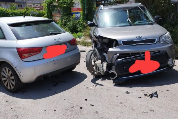 Un sinistro incidente si è verificato intorno a mezzogiorno in località Piano Stoppa a Misilmeri. Le possibili cause sono al vaglio delle autorità e si ipotizza un eccesso di velocità o una mancata precedenza.
