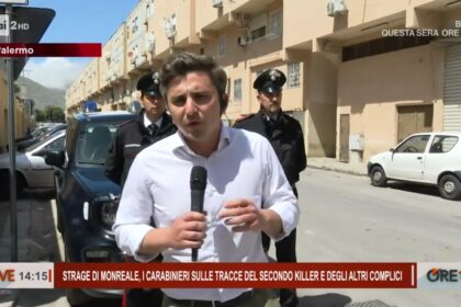 Un inviato Rai e un cameraman sono stati aggrediti nel quartiere Zen di Palermo mentre realizzavano un servizio sulla strage di Monreale. L'inviato, Giorgio Saracino, stava effettuando un collegamento in diretta con la trasmissione "Ore 14" di Rai 2, condotta da Milo Infante, quando un'auto con a bordo due uomini ha sfiorato la troupe a velocità sostenuta.