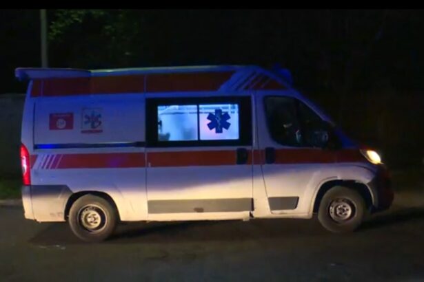 Una notte di lamiere contorte e sirene spiegate quella appena trascorsa a Porto Empedocle. Un violento incidente stradale è avvenuto lungo la strada statale 115, all'altezza dell'Hotel dei Pini.