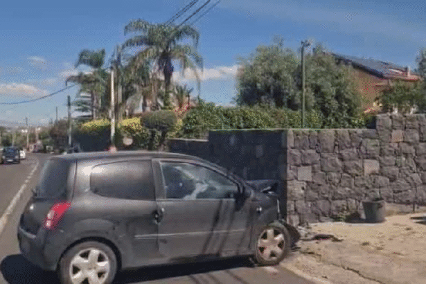 Tragico incidente stradale a Motta Sant'Anastasia, in provincia di Catania. Una bambina di appena 15 mesi ha perso la vita a seguito di un violento impatto contro il muro di cinta di una proprietà privata lungo la Strada Provinciale 134. L'auto, a bordo della quale viaggiava anche la madre, è andata a schiantarsi contro la recinzione per cause ancora da accertare.