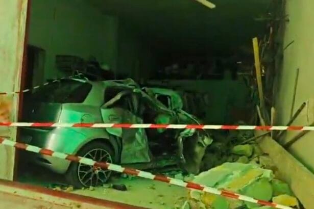 Tragedia a Partinico: Cristian Abbate e Leonardo Di Blasi morti in un incidente stradale Drammatico incidente stradale a Partinico nelle prime ore della notte. Due giovani vite sono state tragicamente spezzate in un incidente stradale avvenuto nei pressi della statale 186, precisamente in via Principe Umberto.