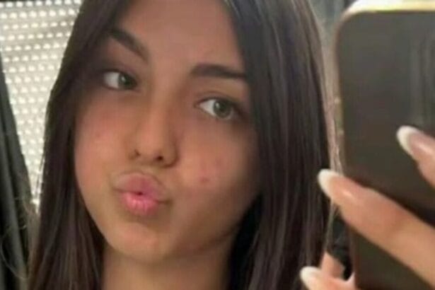 L'incidente che ha strappato alla vita la giovane Ilenia Ferro, quindicenne di Mazara del Vallo, ha lasciato la comunità nel dolore. Mentre proseguono le indagini per ricostruire la dinamica dell'impatto, la tragedia riaccende i riflettori sulla sicurezza stradale nella cittadina trapanese. Cresce la rabbia e l'indignazione per l'ennesima giovane vita spezzata sull'asfalto, alimentando un acceso dibattito pubblico.