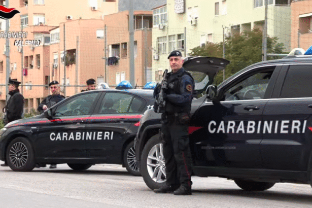 Nella notte, i Carabinieri del Comando Provinciale di Palermo hanno eseguito un'ordinanza cautelare emessa dal GIP del capoluogo siciliano, su richiesta della Direzione Distrettuale Antimafia (DDA), guidata da Maurizio de Lucia. Il provvedimento riguarda 29 persone, di cui 16 destinatarie di custodia cautelare in carcere e 13 sottoposte all'obbligo di dimora e di presentazione alla Polizia Giudiziaria.