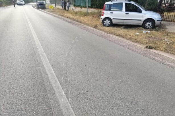 "In circostanze come queste," ha spiegato il comandante della polizia municipale, Marco Venuti, "si procede anche con la sanzione accessoria della sospensione della patente da uno a tre anni". Le indagini per risalire all'identità del fuggitivo sono attualmente in corso.