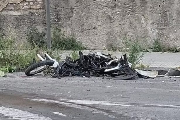 Incidente mortale a Barcellona Pozzo di Gotto, morti due ragazzi nello scontro tra un'auto e una moto