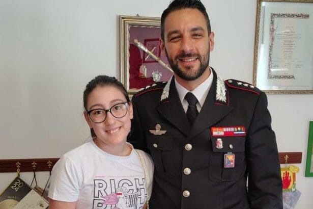 Caterina Alfarone studentessa dell’istituto comprensivo Guastella-Landolina di Misilmeri, ha voluto dedicare il proprio elaborato finale di terza media all’arma dei Carabinieri. La tesina ha intrecciato le diverse materie scolastiche con le competenze dei reparti specializzati dell’arma, inserendo cenni storici sull’istituzione del corpo dei carabinieri reali e sul contesto storico di riferimento.