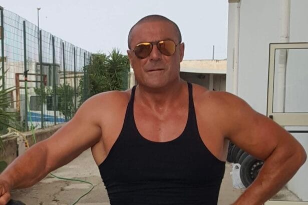 Una nuova tragedia sconvolge la comunità di Favara. Un uomo di sessant'anni, Domenico "Mimmo" Pitruzzella, ha perso la vita questa mattina in un tragico incidente domestico. Il dramma si è consumato in contrada Crocca, lungo la strada provinciale 3 che collega il comune agrigentino a Villaggio Mosè.