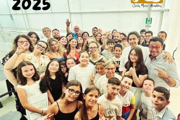 MONREALE (PA) – C'è fermento tra le aule e le sale di registrazione. L'aria è carica di attesa e di note pronte a spiccare il volo. La Sicily Music Academy, punto di riferimento per la formazione musicale tra Monreale e Misilmeri, ha annunciato ufficialmente la riapertura delle iscrizioni per l'anno accademico 2025/2026, confermando la sua vocazione a essere una fucina di talenti e un polo culturale innovativo nel cuore della Sicilia.