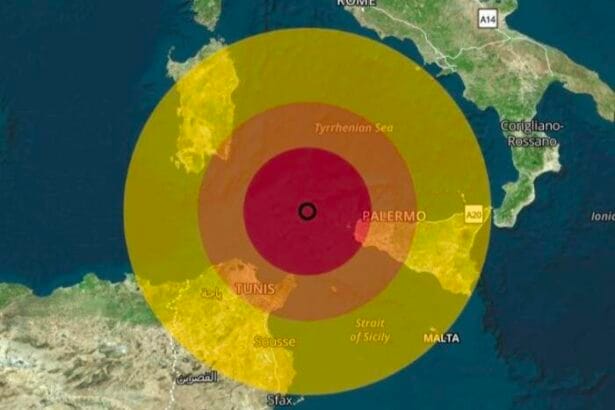 Una forte scossa di terremoto ha scosso la Sicilia occidentale alle prime luci di martedì 26 agosto, svegliando di soprassalto molti residenti tra le province di Trapani e Palermo. Erano esattamente le 6:07 quando la terra ha tremato a causa di un sisma di magnitudo 4.7, registrato dalla Sala Sismica dell'INGV di Roma.