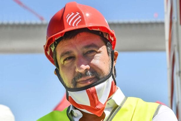 Un corridoio su rotaia da Palermo a Berlino e la visione di Salvini per l'alta velocità in Sicilia entro il 2032. Non si ferma al Ponte sullo Stretto la visione infrastrutturale del ministro Matteo Salvini, che ora rilancia con una scommessa ancora più ambiziosa: portare i treni ad alta velocità nel cuore della Sicilia e della Calabria entro il 2032. L'obiettivo, dichiarato a margine di una visita a Roma, è quello di creare un'unica, grande linea ferroviaria che colleghi direttamente Palermo al cuore dell'Europa, fino a Berlino.