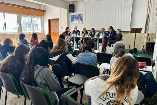 L’Ordine ha inoltre annunciato la propria disponibilità ad attivare uno sportello mensile di consulenza e ascolto, oltre a ogni altra iniziativa utile a supportare studenti e docenti nell’ottica della prevenzione dei disagi e della promozione del benessere della persona.