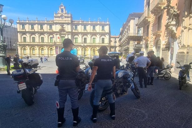Continuano senza sosta le operazioni di controllo nella città etnea. Polizia di Stato e Vigili Urbani hanno nuovamente unito le forze per stanare chi trasforma le biciclette elettriche in pericolosi bolidi a due ruote, aggirando completamente il Codice della Strada.