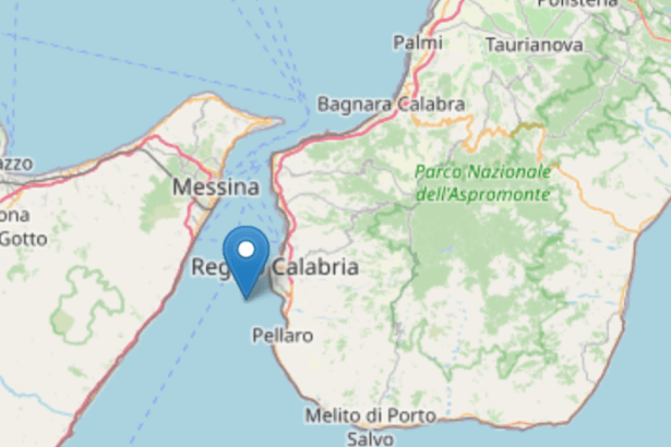 Una leggera scossa di terremoto di magnitudo ML 2.7 è avvenuto nella zona dello Stretto di Messina, tra Reggio Calabria e Messina, in mare.