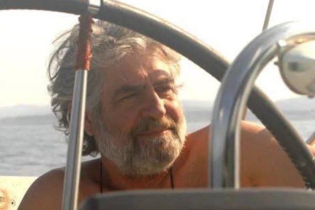 Terrasini piange la scomparsa di Carlo Orlando, storico gestore del rinomato stabilimento balneare Sea Club, situato a Cala Rossa. Si è spento dopo aver combattuto contro una lunga malattia. Aveva 72 anni. Ad annunciare la sua dipartita è stato il sindaco Giosuè Maniaci. "Desideriamo essere vicini ai figli Vittorio, Alessandra e Giorgio, alla moglie Maria Giovanna, ai fratelli Ambrogio e Carmela, ai familiari e agli amici tutti, dell'amico Carlo Orlando che ci lascia dopo una dura malattia", ha dichiarato il primo cittadino.