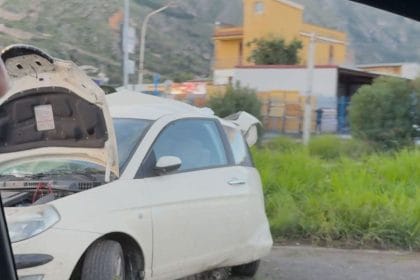 PALERMO – È una mattinata di passione per gli automobilisti palermitani e per i pendolari in arrivo dalla provincia. Un grave incidente stradale si è verificato nelle prime ore di oggi lungo viale Regione Siciliana, esattamente all'altezza dello svincolo di via Oreto, carreggiata in direzione Trapani.