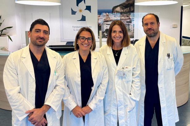 Al Giglio di Cefalù è stato istituito un nuovo ambulatorio di endocrinologia che integra la biologia molecolare per la diagnosi dei cosiddetti noduli tiroidei “indeterminati”. I noduli indeterminati sono quelli in cui l’esame citologico (cioè l’analisi delle cellule prelevate tramite agoaspirato) non consente una diagnosi certa di benignità o malignità. “E’ il caso - spiega l’endocrinologa responsabile dell’ambulatorio, Stefania Marchisotta - delle proliferazioni follicolari della tiroide classificate come a basso rischio di malignità (TIR 3A) in cui, grazie allo studio di biologia molecolare, potremo identificare eventuali alterazioni geniche, presenti nei tumori maligni della tiroide. Una diagnosi precoce - prosegue Marchisotta - evita la progressione della malattia consentendo un intervento chirurgico risolutivo quando il tumore ancora non ha dato segni di aggressività locale".