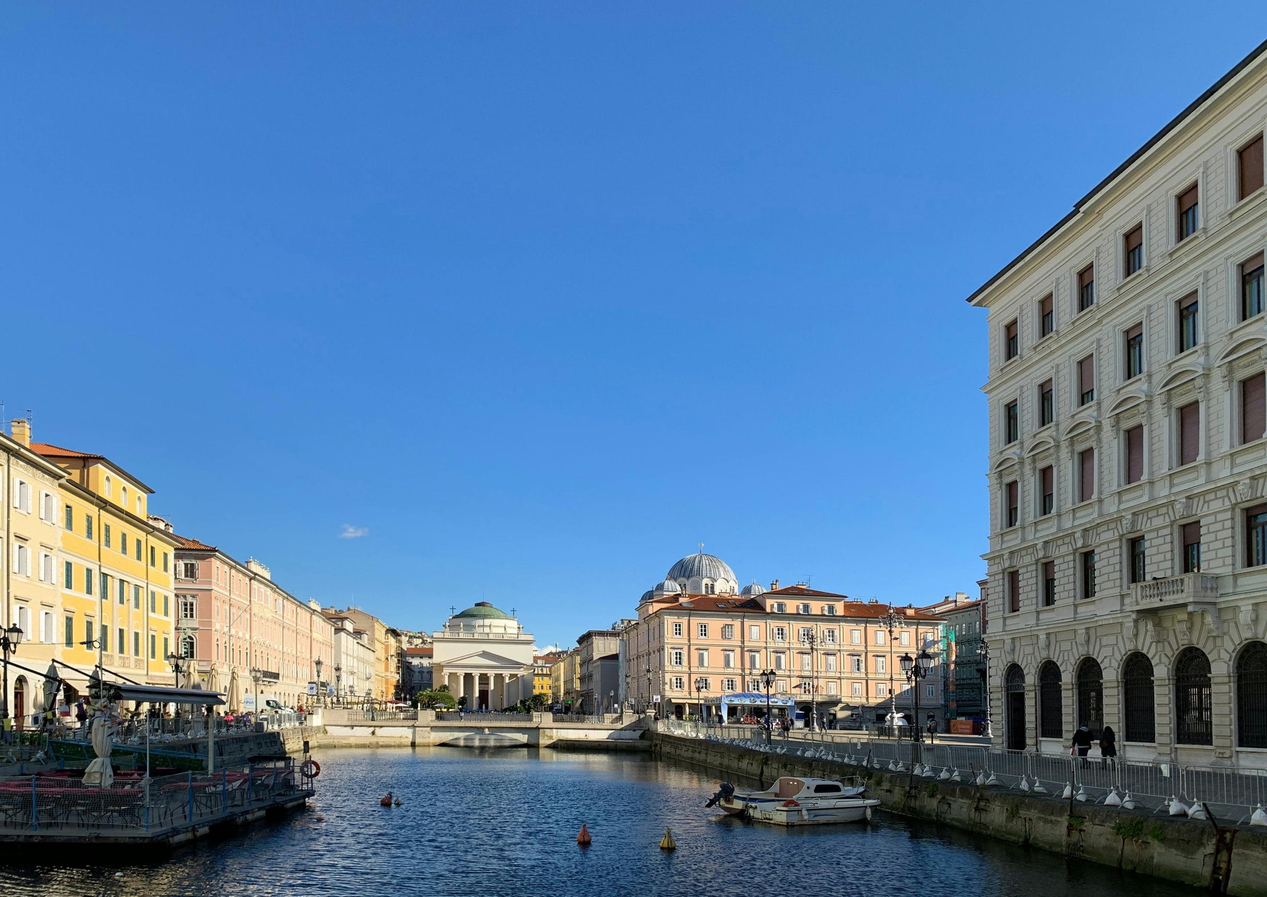 Trieste guida la classifica delle città con maggiore offerta ricreativa e culturale. Il Sud, invece, si conferma la zona più calorosa d’Italia, grazie a Palermo e Napoli