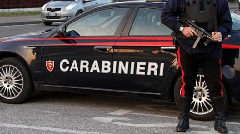 I militari della Stazione Carabinieri di Montemaggiore Belsito, nell’ambito dei quotidiani servizi di controllo del territorio finalizzati al contrasto dei reati contro il patrimonio e alla tutela delle infrastrutture pubbliche, hanno arresto in flagranza un 26enne originario di Partinico, per furto aggravato, ricettazione; interruzione di un pubblico servizio e attentati alla sicurezza dei trasporti.