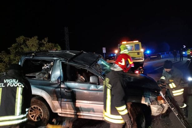 Intorno alle 18 i Vigili del Fuoco di Partinico sono intervenuti per un sinistro stradale sulla SS186 di Monreale al km 19 in direzione Pioppo. L'auto, a causa del manto stradale reso scivoloso dalla forte umidità, ha sbandato andando a impattare contro la parete della montagna e si è ribaltata; fortunatamente non ha coinvolto altri veicoli.