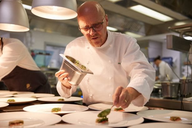 Il firmamento gastronomico del capoluogo siciliano sta per arricchirsi di una stella di prima grandezza. Heinz Beck, il celebre chef tre stelle Michelin de La Pergola di Roma, ha confermato ufficialmente l'intenzione di aprire un nuovo locale a Palermo. L'iniziativa rientra nell'ambizioso piano di espansione per il 2026 curato dalla Beck and Maltese Consulting, la società fondata dal maestro della cucina insieme a Teresa Maltese.
