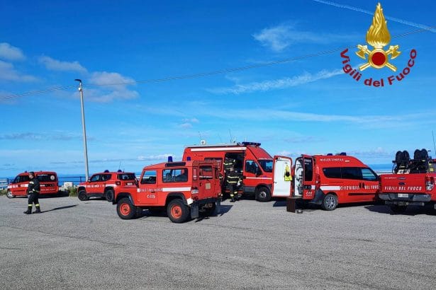 Hanno un esito nefasto le ricerche dell'uomo scomparso a Monte Pellegrino. Dalle 3.00 di questa notte, diverse squadre VVF stanno intervenendo su Monte Pellegrino per una ricerca persona, un uomo di 57 anni, a seguito di richiesta pervenuta dai Carabinieri. Alle 12.45 circa, grazie all'intervento del personale SAPR (dotati di aerei a pilotaggio remoto - droni), è stato individuato il corpo senza vita dell'uomo, e le coordinate sono state mandate all'UCL (Unità di Comando Locale) che le ha diffuse alle squadre di terra per raggiungere la posizione.