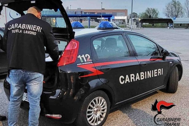 I Carabinieri del Nucleo ispettorato del lavoro di Trapani hanno emesso un provvedimento di sospensione dell'attività imprenditoriale nei confronti di un bar di Campobello di Mazara, il cui titolare è stato denunciato, per violazioni in materia di sicurezza e tutela del lavoro.