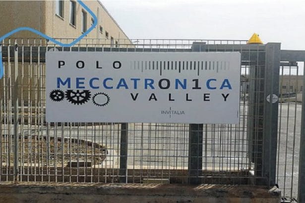 Il Polo Meccatronica di Termini Imerese è stato selezionato dall'Unione Europea per coordinare due importanti progetti: AgroRobotics e Youth Hub. Le iniziative, finanziate attraverso i programmi Erasmus+ e Erasmus+ Ka220-You con un budget complessivo di quasi un milione di euro, mirano a preparare gli studenti universitari sull'utilizzo della robotica applicata al settore agricolo e a potenziare le competenze degli operatori giovanili attraverso l'integrazione tra competenze digitali, capacità di resilienza emotiva e promozione dell'inclusione sociale.