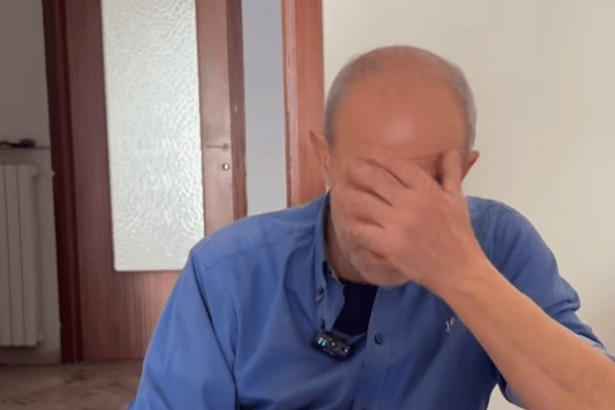 Palermo – Il Sunia Palermo aveva inviato tre giorni fa una lettera alle istituzioni locali e regionali, sollecitando ogni iniziativa utile a fermare lo sgombero previsto per oggi, a ridosso delle festività natalizie. E invece, questa mattina, Massimo Corrado Dell’Oglio, 66 anni, e il figlio di 29 anni sono stati sfrattati dall’abitazione di via Ferdinando di Giorgi 4, nella zona dell’ex Motel Agip, dove la famiglia viveva da circa vent’anni. Dell’Oglio aveva perso il lavoro per assistere la moglie, 55 anni, malata di tumore e deceduta nel settembre del 2024. Rimasto senza reddito e con un sussidio di 490 euro, non è più riuscito a sostenere il pagamento dell’affitto.