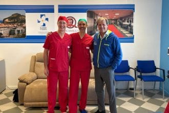L&rsquo;enucleazione della prostata con laser ad olmio (HoLEP) &egrave; stata al centro di un corso di formazione che si &egrave; tenuto alla Fondazione Giglio di Cefal&ugrave;. Il corso &egrave; stato diretto dal responsabile dell&rsquo;urologia del Giglio, Francesco Curto, e dal direttore dell&rsquo;urologia della &ldquo;Clinique des Fleurs&rdquo; di Tolone, Olivier Alenda. Alenda &egrave; un dei maggiori esperti internazionali di questa metodica impiegata per il trattamento dell&rsquo;ipertrofia prostatica benigna.