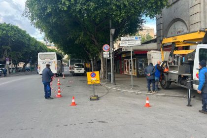 Al via stamani i lavori di demolizione delle baracche di piazza Giulio Cesare e del rudere presente nella piazza di Ponte dell’Ammiraglio, due interventi inseriti nel percorso di riqualificazione e messa in sicurezza di aree strategiche della città.