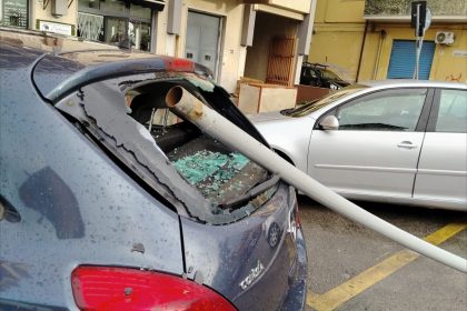 L'ondata di maltempo annunciata nelle ultime ore si è abbattuta sul territorio con tutta la sua violenza, lasciando sul campo una scia di danni e situazioni di pericolo in diverse zone della provincia.