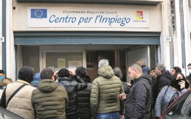 Le organizzazioni datoriali maggiormente rappresentative degli enti di formazione e dei servizi per il lavoro operanti in Sicilia rendono noto di aver sottoscritto e condiviso unitariamente un documento di analisi sui dati ufficiali del Programma nazionale per la Garanzia di occupabilità dei lavoratori (GOL), così come risultanti dal decreto del Ministero del Lavoro e delle Politiche Sociali del 4 dicembre 2025, pubblicato nella Gazzetta Ufficiale n. 9 del 13 gennaio 2026.