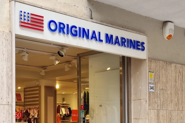 "Ancora una volta - scrive in una nota a firma del segretario generale Ida Saja - assistiamo a scelte aziendali che scaricano sui dipendenti il prezzo di strategie industriali e commerciali evidentemente sbagliate, senza un reale confronto preventivo con le organizzazioni sindacali. Non è accettabile - prosegue - che lavoratrici e lavoratori vengano messi di fronte al fatto compiuto, in un settore già duramente colpito da crisi e riorganizzazioni continue".