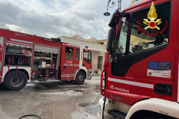 Un risveglio movimentato quello di stamattina a Trappeto, nel Palermitano, dove un incendio è divampato all'interno di un'abitazione situata in viale Salvatore Vitale. L'allarme è scattato intorno alle ore 8:00, richiedendo l'intervento immediato di diverse squadre dei Vigili del Fuoco.