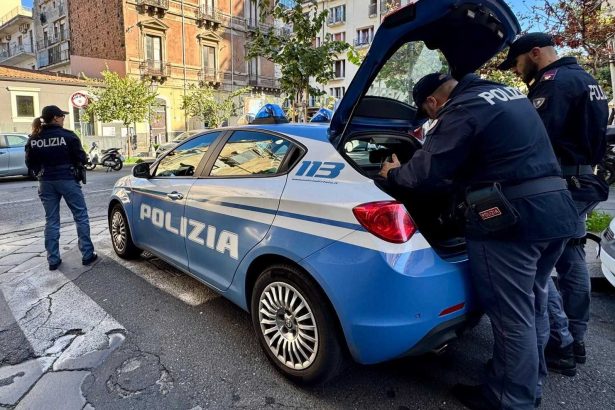 Quattro persone sono finite in manette dopo aver messo a segno un furto all'interno di un garage in viale Strasburgo. Si tratta di un gruppo composto da un uomo di 37 anni, un giovane di 18 e due ragazzini di appena 14 anni, tutti palermitani. L'accusa per tutti è furto in abitazione in concorso.