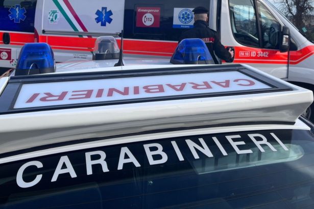 Tutto è nato da una storia d'amore adolescenziale. Due diciott'enni si frequentavano, ma le rispettive famiglie non vedevano di buon occhio quella relazione. La tensione covava da giorni, fino a esplodere in via Monfenera, nel cuore di Palermo, con una violenta rissa che ha coinvolto una quindicina di persone.