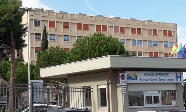 Attende in ospedale per essere visitato e scoppia il caos, aggressione a infermieri nel Palermitano Violenta aggressione al personale sanitario dell'ospedale Cimino di Termini Imerese. Protagonista un sessantenne in stato di ebbrezza che si era recato al pronto soccorso per un controllo della pressione arteriosa.