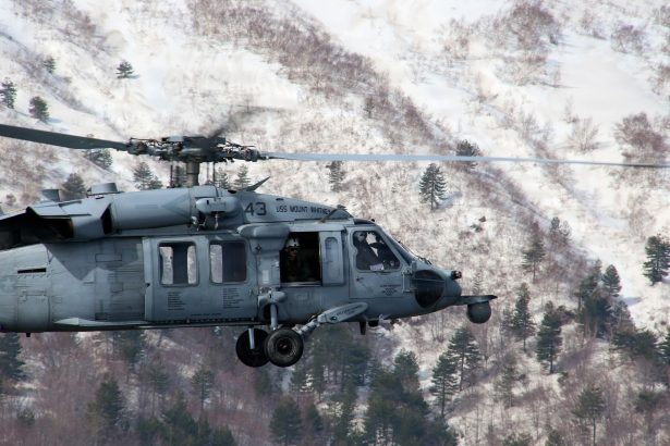 Elicotteri Us Navy in volo sulle Madonie e sull'Etna. Sindaci e Pd chiedono chi ha autorizzato l'esercitazione militare americana.