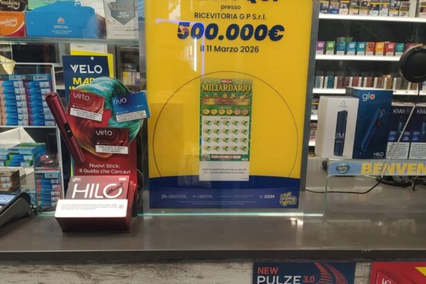 Mezzo milione di euro vinti in provincia di Palermo Mezzo milione di euro a Capaci: un fortunato giocatore ha vinto 500.000 euro grazie a un biglietto del "Mega Miliardario", uno dei concorsi a gratta e vinci più ambiti d'Italia.La vincita è stata messa a segno l'11 marzo 2026 presso la ricevitoria GP S.r.l. di via Monsignor Siino. A rivelare il colpo fortunato è stato il cartello celebrativo affisso in vetrina, con la scritta "Vinti Qui" che ha subito fatto il giro del paese.