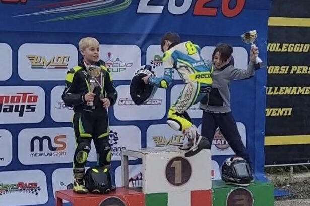 Esordio brillante per il trappetese Filippo Genna nella PromoRace Cup 2026: pole position e due secondi posti a Limatola, con una rimonta straordinaria in gara 2.
