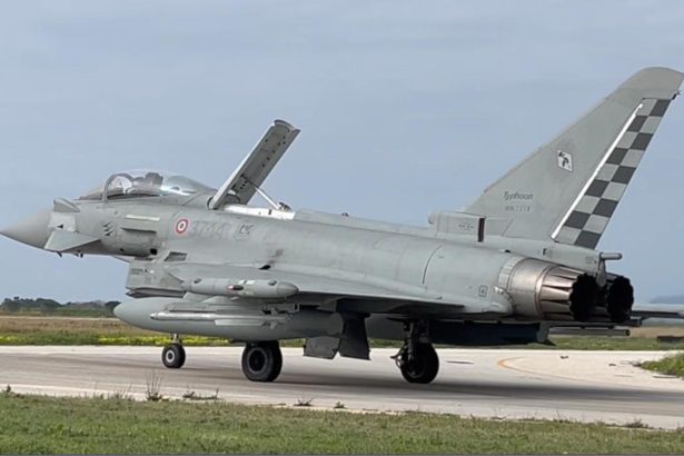 Venti di guerra sull'aeroporto di Trapani-Birgi. Un'interrogazione urgente al Governo regionale per fare piena luce sull'attuale impiego operativo dell'aeroporto di Trapani-Birgi e sulle garanzie per la sua operatività civile. L'ha depositata questa mattina la deputata regionale trapanese del M5S Cristina Ciminnisi, alla luce del crescente scenario di tensione internazionale e del ruolo strategico che le basi siciliane rivestono nel Mediterraneo.