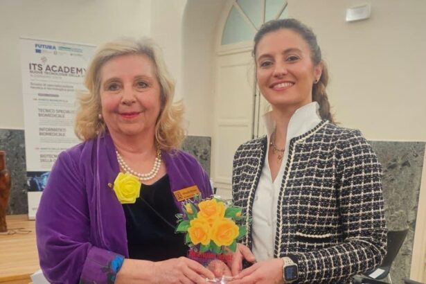 PALERMO - Sabato si è tenuta la premiazione del Rose Day 2026 di Zonta presso l'Istituto Santa Lucia, in via Principe di Belmonte a Palermo. A ricevere il riconoscimento è stata la dott.ssa Eliana Gulotta, chirurgo plastico.