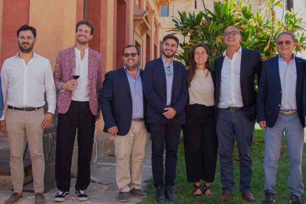 Monreale (PA), 12 marzo 2026 – Si terrà il prossimo venerdì 20 marzo, alle ore 10:30, nelle sale del Complesso Guglielmo, l'incontro istituzionale e la conferenza stampa di presentazione dei nuovi organi sociali del Consorzio di Tutela dei Vini DOC Monreale.