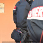 I Militari della Compagnia di Partinico, supportati dal personale del Nucleo Cinofili di Palermo Villagrazia e dai tecnici specializzati dell’Enel, nell’ambito di un’operazione coordinata finalizzata al contrasto dello spaccio di droga e degli illeciti contro il patrimonio, con particolare attenzione alla prevenzione alla piaga dei furti di energia elettrica, hanno arrestato un 55enne del luogo per furto aggravato e detenzione ai fini di spaccio di sostanze stupefacenti.