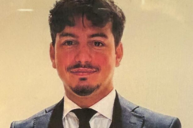 Palermitano di 28 anni muore in un incidente in moto a Dalmine: Walter La Rizza era finanziere La Guardia di Finanza piange Walter La Rizza, finanziere palermitano di 28 anni strappato alla vita da un incidente in moto avvenuto nella notte tra venerdì 10 e sabato 11 aprile a Dalmine, in provincia di Bergamo.